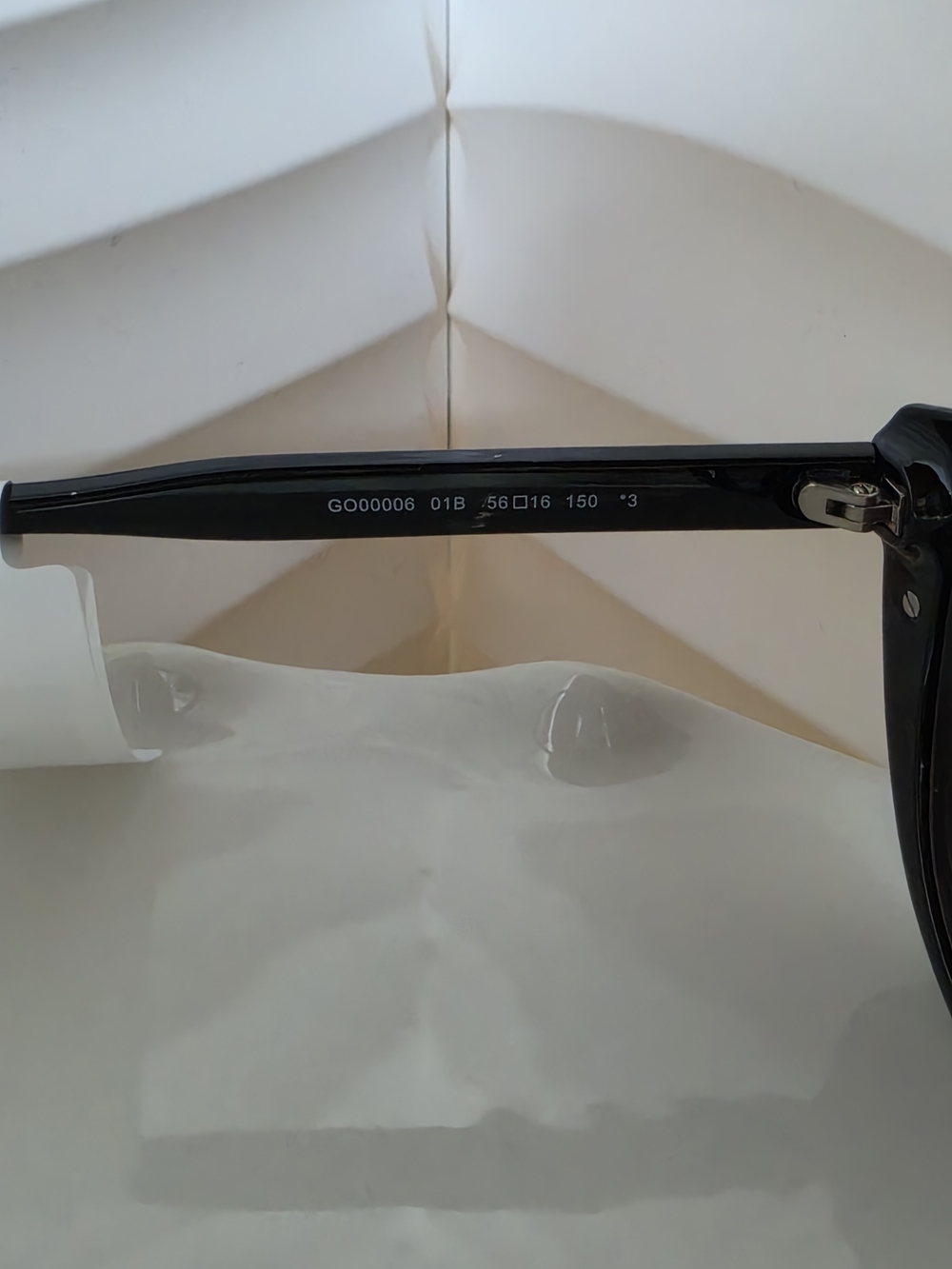 GUESS Black Cat Eye Sunglasses with Rhinestone Detail - Picture 6 of 7